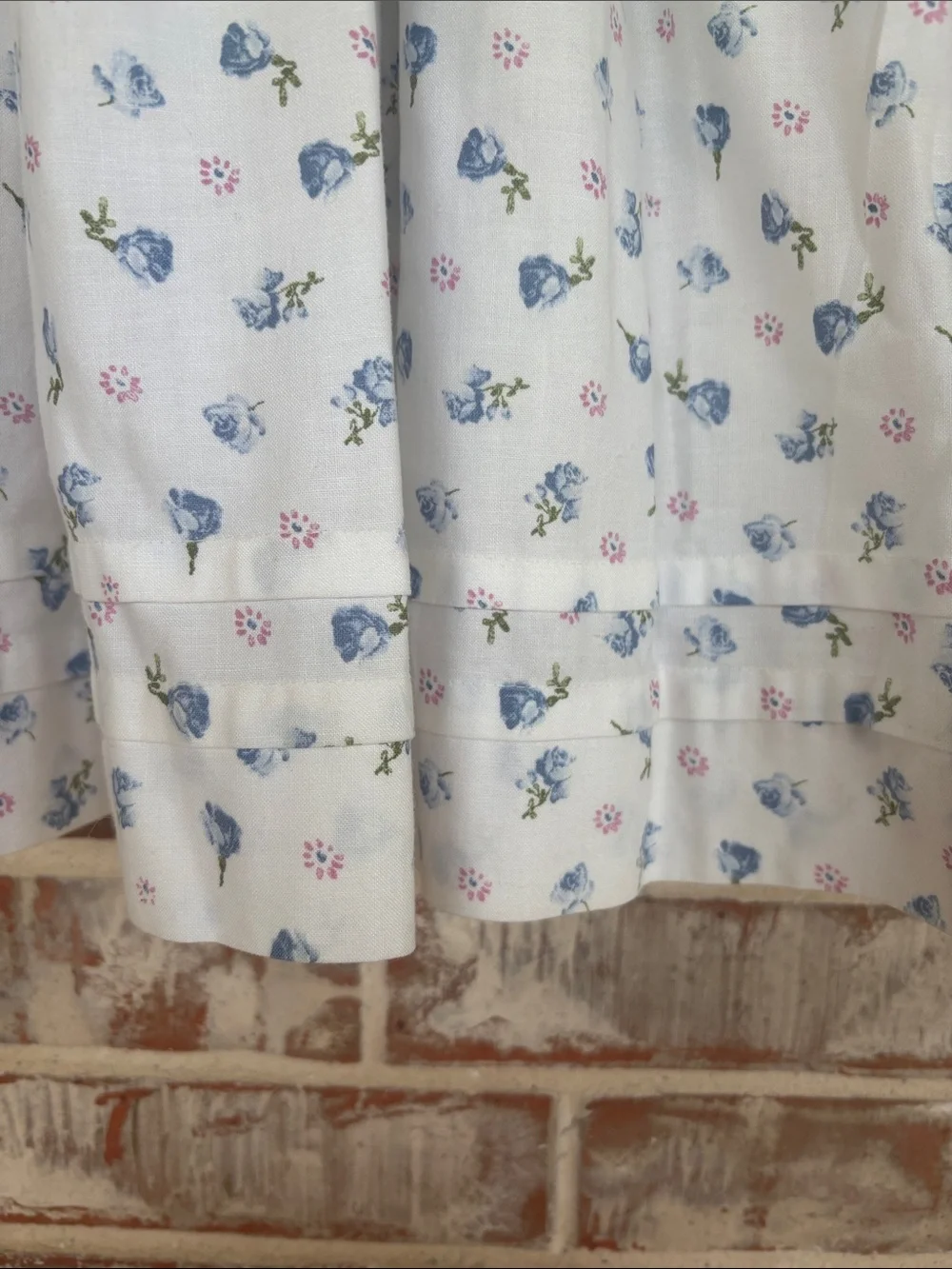 B.T. Kids Girls White Floral Smocked Dress with Blue Ribbon